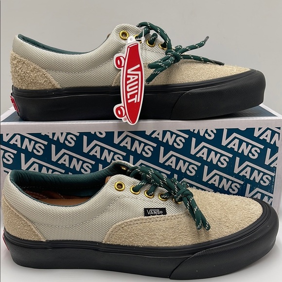 Vans Men’s Era VIt Lx
Hiker Bone White
VN0A4BNHBWQ
Sneakers - Picture 2 of 16